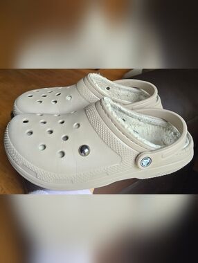 Unisex Sz 9 Men's/11 Women's CROCS CLASSIC LINED BEIGE Comfort Clogs